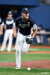 김서현 ‘공을 나에게’