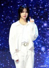 이펙스 뮤 ‘눈에 띄는 네일’