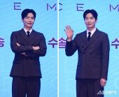 이민기, 어색한 포토타임