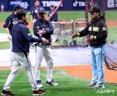 박치왕 감독, 류중일 감독-류지현 코치와 반가운 인사