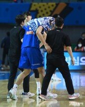 이원석, 부상으로 교체