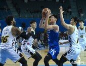 최승욱 ‘수비수 사이로’