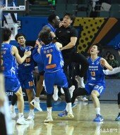 삼성, 코번 역전슛으로 2연승