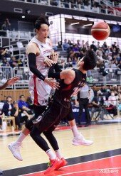 이종현 ‘공격자 파울인가’