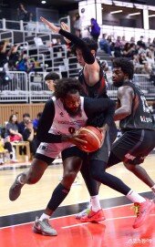 마이클 영 ‘낮은 자세로’