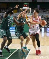 안영준 ‘두 명이 붙었다’