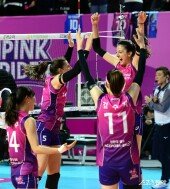 흥국생명, 정관장을 상대로 풀세트 끝에 승리!