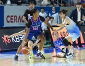 키아나 스미스 ‘수비 피해 패스’