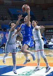 김단비 ‘화려한 골밑 슛’