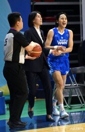 김단비 ‘블록슛 성공’