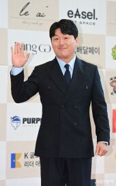 김민재, 편안한 미소