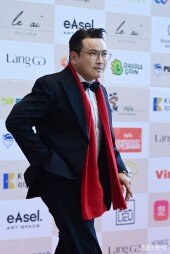 딩동, ‘황금촬영상’ 포토월 MC로 돌아왔어요