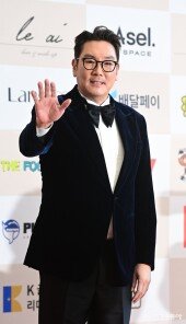 조진웅, ‘황금촬영상’ 왔어요