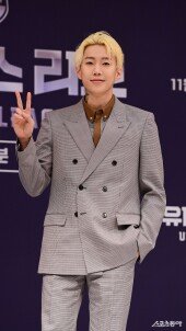 박재범, 간단하게 브이