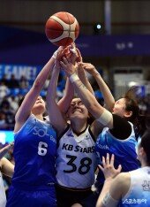 치열한 리바운드 다툼!