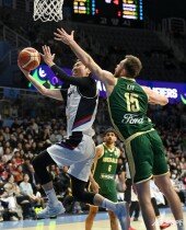 이우석 ‘날아간다’