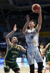 양홍석 ‘패스 좋았어’