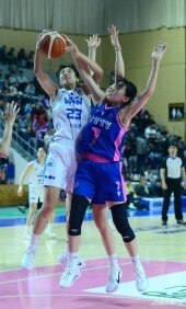 김단비 ‘리바운드 볼은 내가’