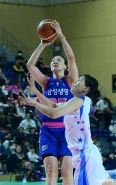 배혜윤 ‘중거리슛’