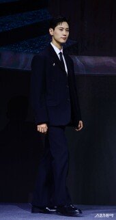 조이건, 첫 제작발표회에 긴장한 발걸음