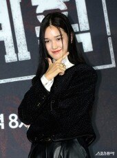 이수현, 자연스러운 V라인~