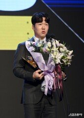 도루상 조수행 ‘두산 팬들에게 감사’