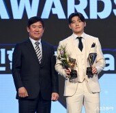 김도영, KBO 리그 장타율상과 득점상 수상