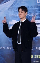 박정민, 우원박의 브이