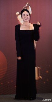 윤이나, 사랑스러운 미소