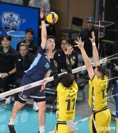 김지한 ‘내리 꽂는다’