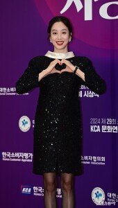 정려원, 여전한 미모