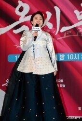 박경림 ‘중전마마 느낌 물씬~’