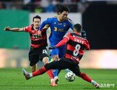 김지현, 앞뒤로 수비야