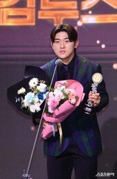 김도영, 팬들이 뽑아준 소중한 상