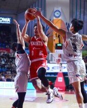 고메즈 델 리아노 ‘코트를 날아서’