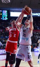 이두원 ‘골밑 슛’