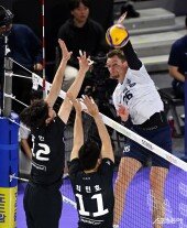 막심, 강력한 공격력~