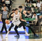 이종현 ‘밀어부쳐’