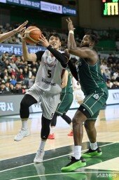 변준형 ‘골망을 향해’