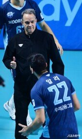 마우리시오 감독, 엄지척!