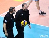 마우리시오 감독, 엄청난 공격에 입이 다물어지지 않아