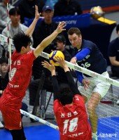 막심, 파워 넘치는 스파이크!