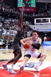 이승현 ‘들어가다 정지’