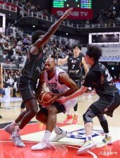 윌리엄스 ‘얼굴로 밀어’