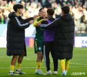 문선민, 팀 구한 추가골에 싱글벙글