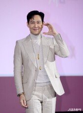 이정재 ‘카리스마 넘치는 하트~’