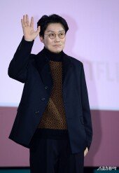 황동혁 감독 ‘오징어 게임 시즌2 기대하세요~’