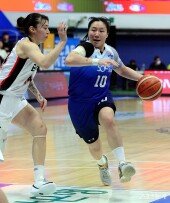 이두나, 재빠르게 돌파~