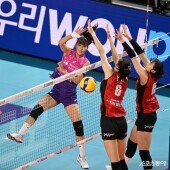 정윤주 ‘블로킹 옆으로’