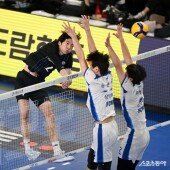 허수봉 ‘블로킹 뚫었다’